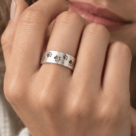 Oxidized Paw Print Band