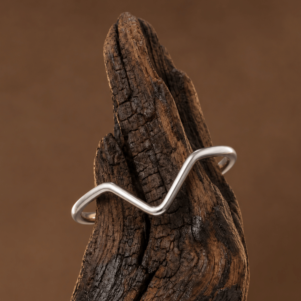 Thin "V" Design Ring
