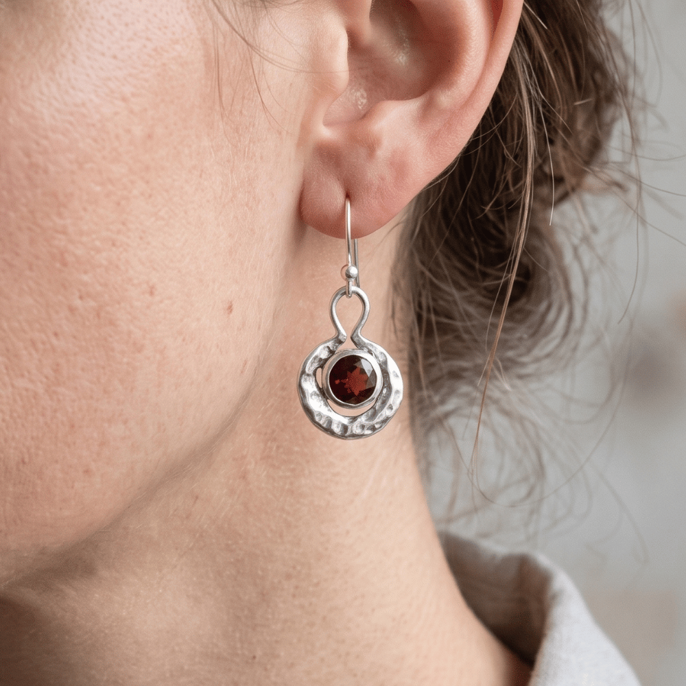 Oxidized Round Hammered Earrings With Garnet