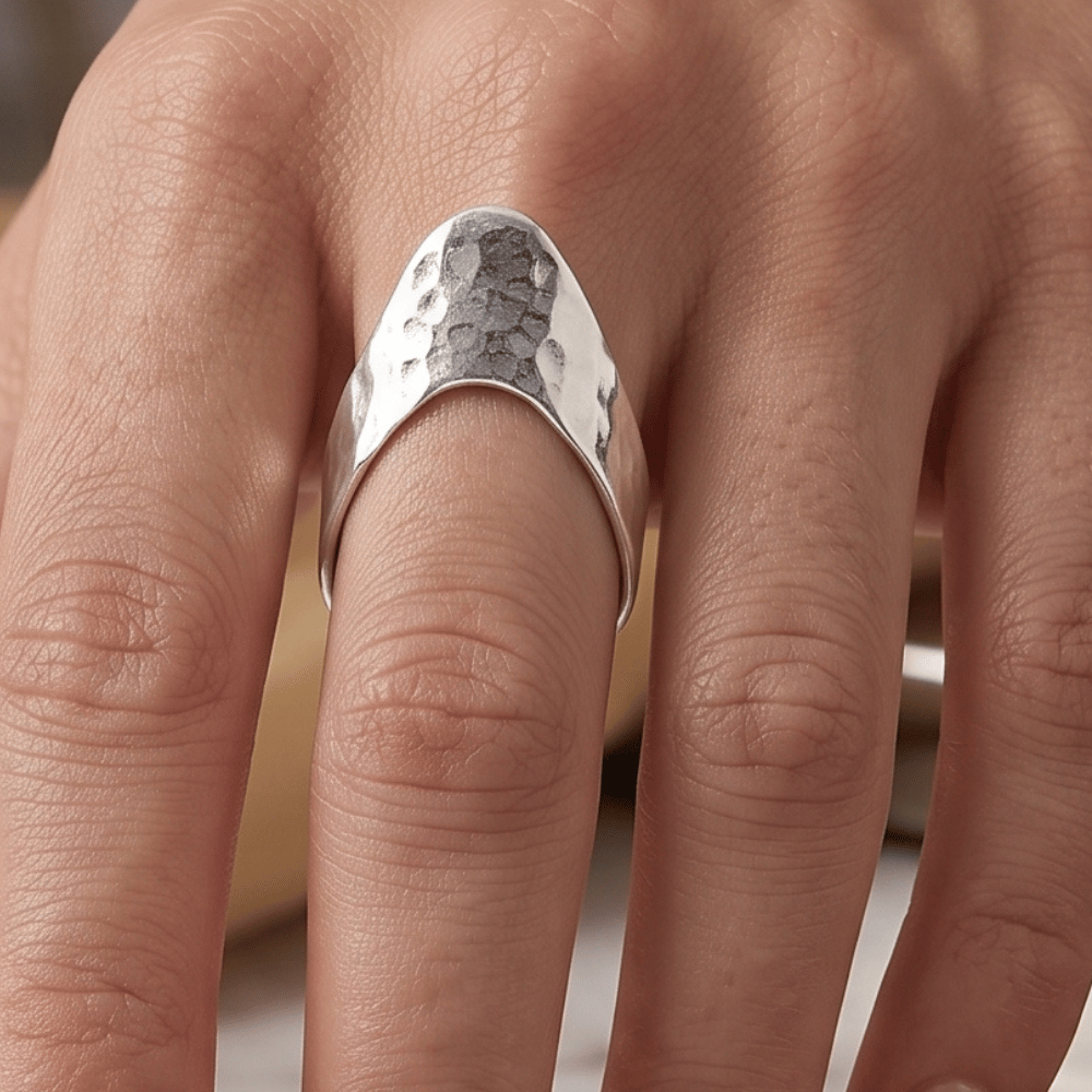 Hammered "V" Ring