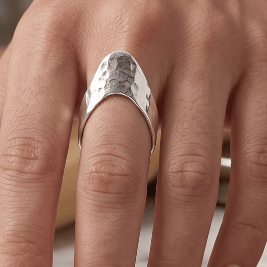 Hammered "V" Ring