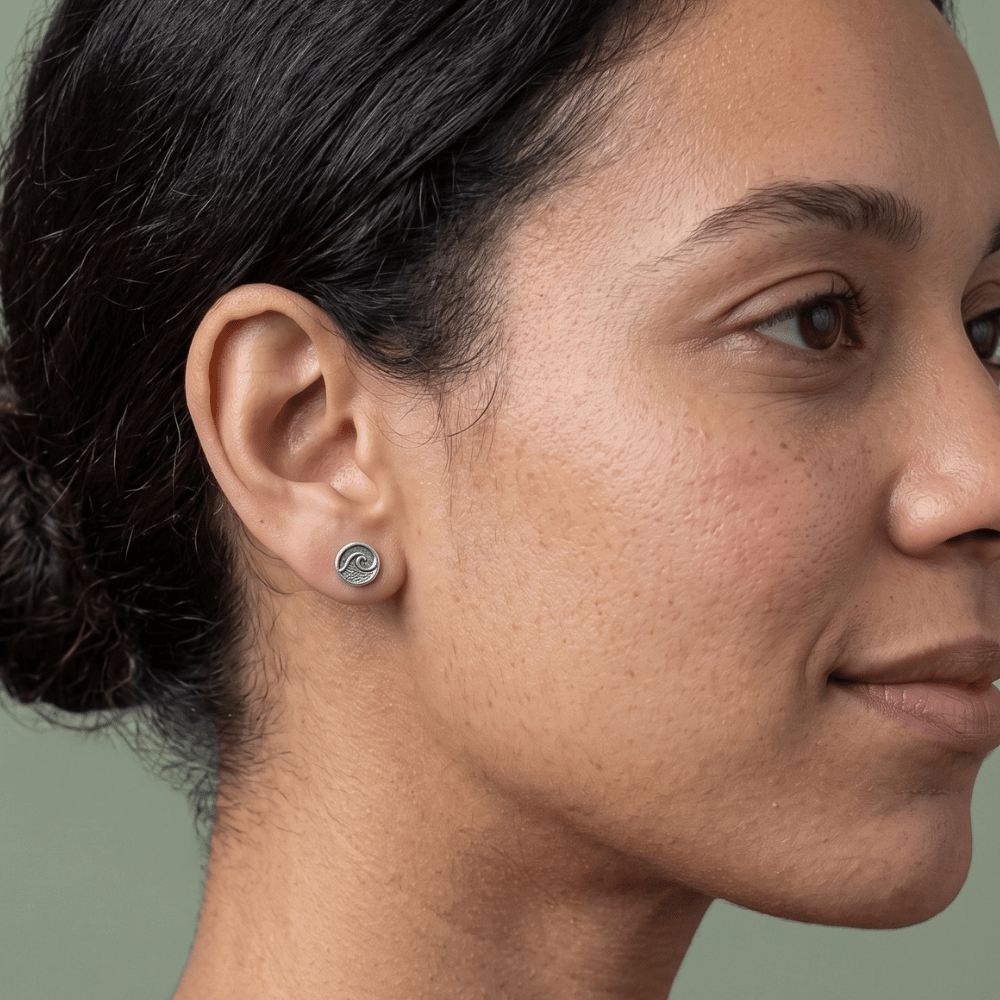 Oxidized Wave Outline Stud Earrings