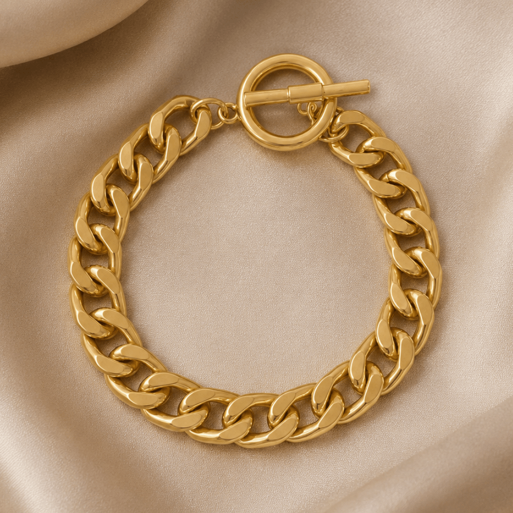 8" Gold Tone Curb Chain Toggle Bracelet - 10.5mm