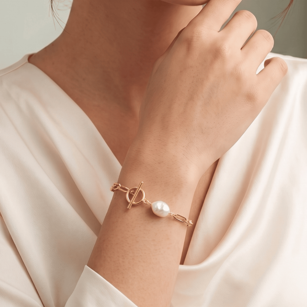 8" Gold Tone Cultured Freshwater Pearl Fashion Toggle Bracelet